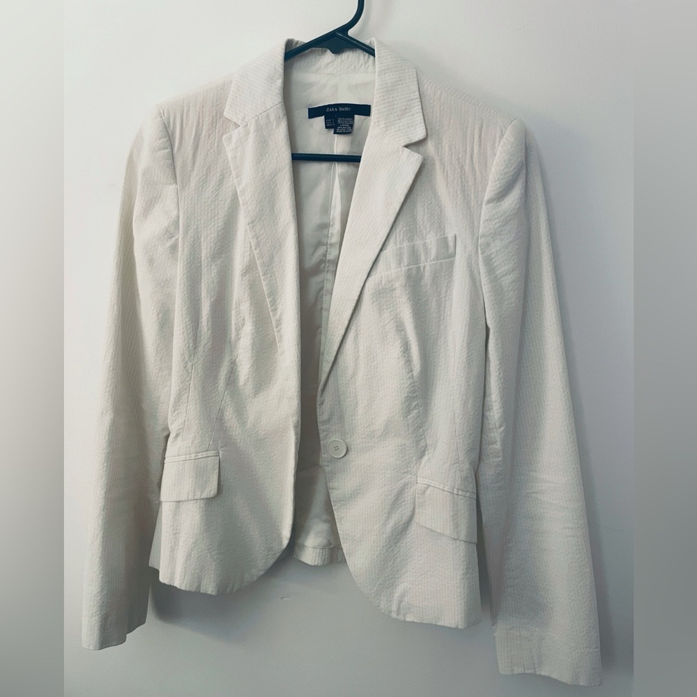 Zara Blazer - White pin stripe - size 5